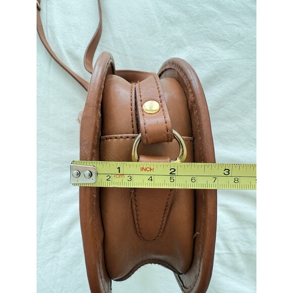 Vintage Hunt Club Tan Leather Crossbody Oval Handbag  w/gold Metal Hardware - Picture 9 of 10